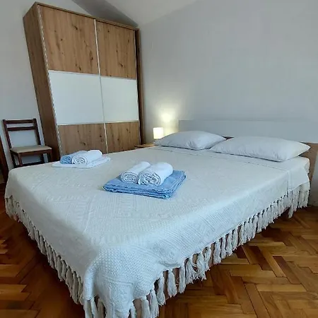 Apartman Lorenca Cres Exterior photo