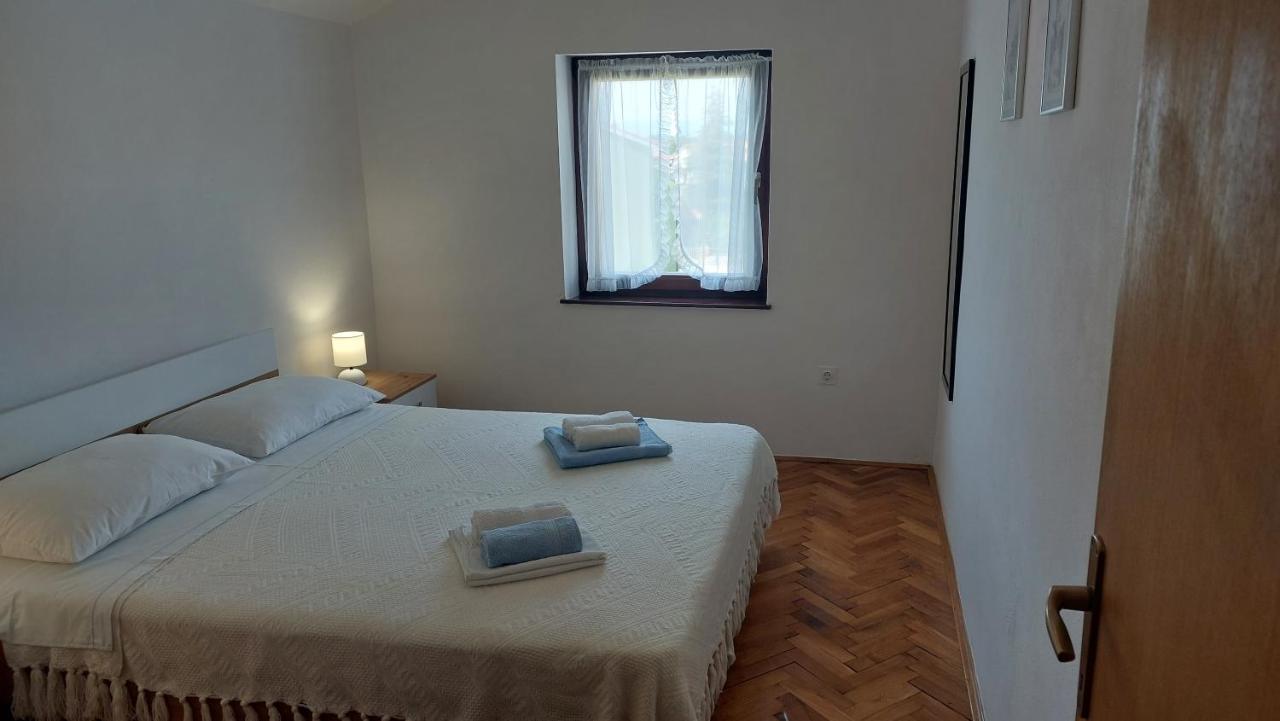 Apartment Lorenca *