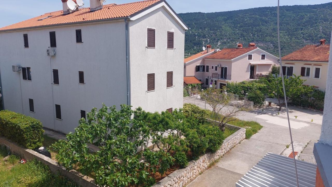 Apartment Lorenca *
